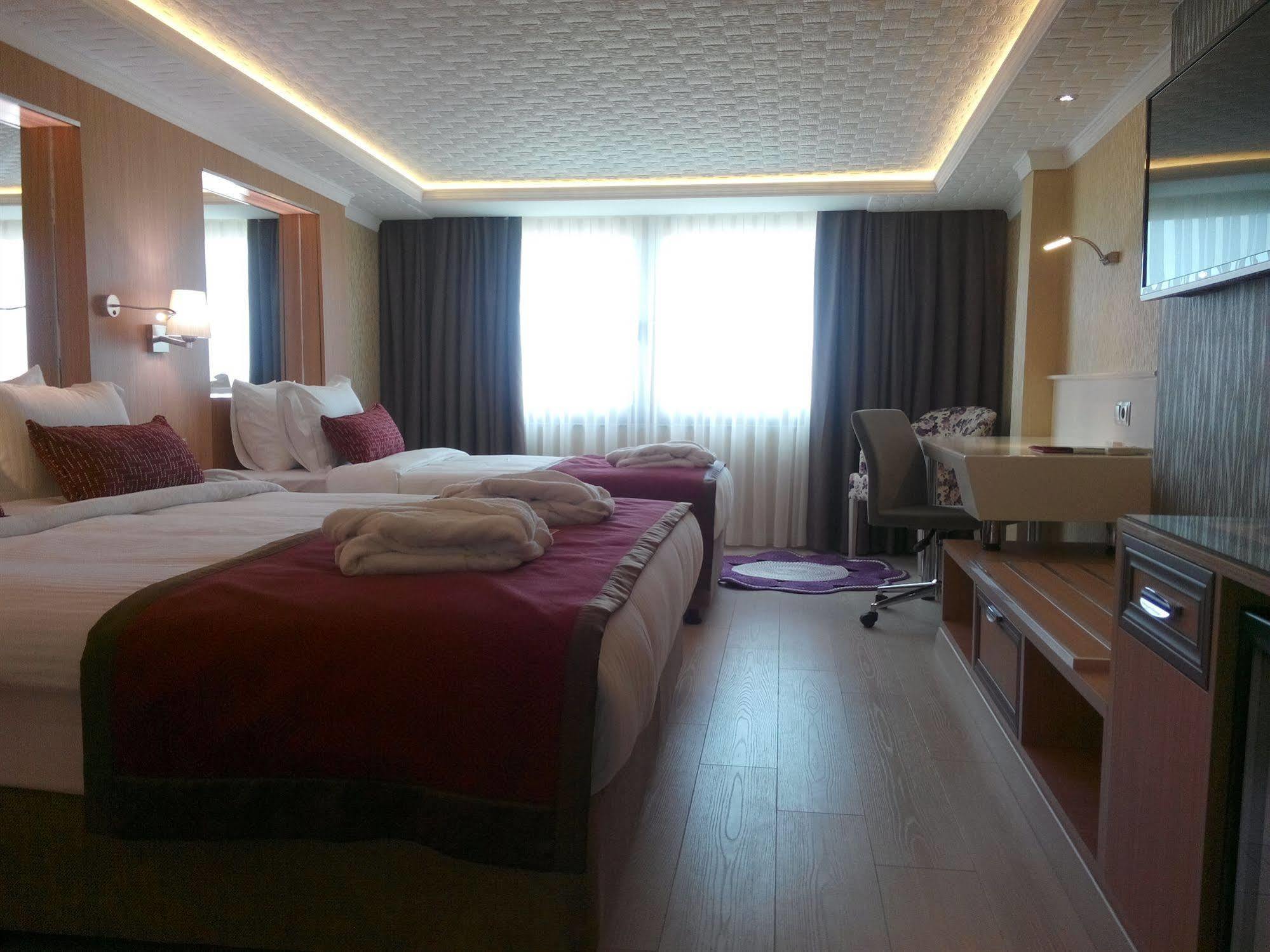 Ramada Uşak Exterior foto